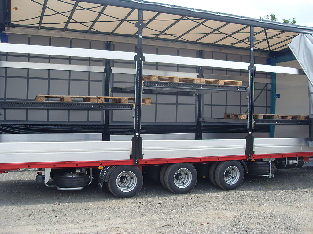 Central axle trailer with double deck system